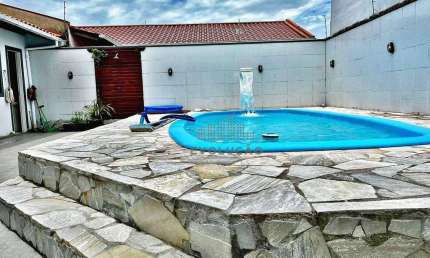 CASA 3 Quartos, Piscina, 3 Vagas - Passa Vinte - Santa Catarina
