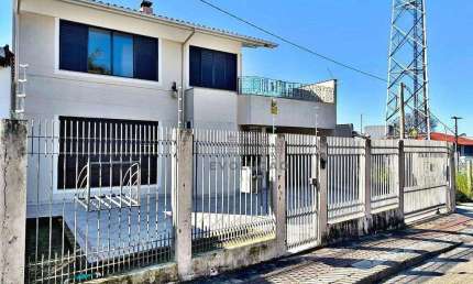 Casa 02 Pavimentos, 293 m² em Coqueiros, próximo ao mar - Florianópolis Brasil