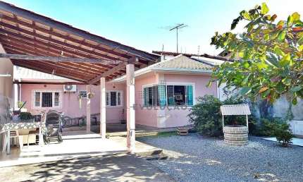 CASA 2 Quartos, 6 Vagas, Escritura - Madri - Santa Catarina