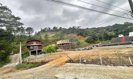 TERRENO Esquina, 3 Andares, Escritura - Pedra Branca