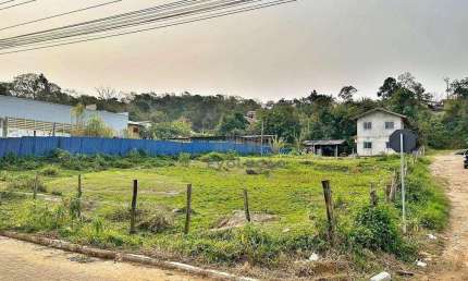 TERRENO 1080m²  Excelente Localização - Alto Aririú