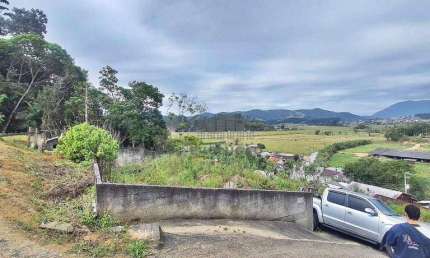 TERRENO 360,80m² de área total - Varginha - Santo Amaro da Imperatriz