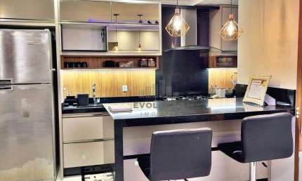 apartamento mobiliado com 2 dormitórios, sendo 1 banheiro social,