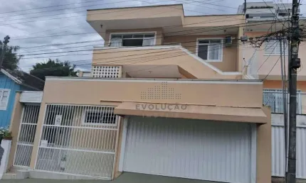 Aceito apartamento com parte de pagamento, Casa com 6 Dorms - Estreito - Florianópolis/SC