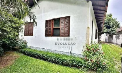 2 Casas, sendo uma residência com 3 dormitórios e outra com 2 dormitórios, amplo quintal, bairro Passa Vinte, Palhoça/SC