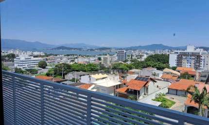 Lindo Apto com vista mar, 03 Dorms (1 Suíte) em Capoeiras - Florianópolis SC