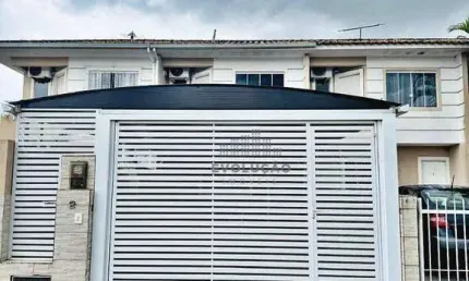 Sobrado com 2 dormitórios à venda, 61 m² por R$ 389.990,00 - Forquilhas - São José/SC