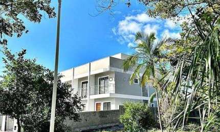 Lindo Sobrado com 02 ou 03 Dorms, todos com Suíte - Aririú - Palhoça/SC