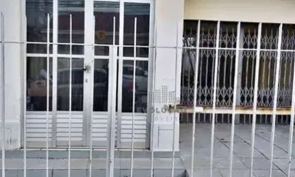 Terreno com 300 m², com 3 casas e 2 salas comerciais, no Balneário Estreito/Florianópolis