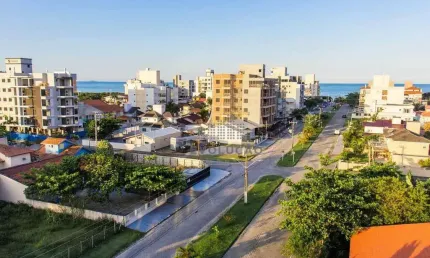 Linda Cobertura com 3 Dorms, sendo 02 Suítes - Armação da Piedade - Governador Celso Ramos/SC