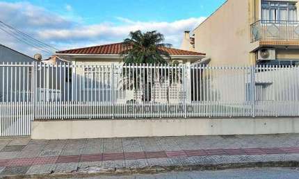 CASA 3 Quartos, 5 Vagas, Edícula - Fazenda Santo Antônio.