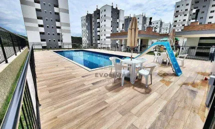 Cond, Clube com moveis planejados  na cozinha e Banheiros