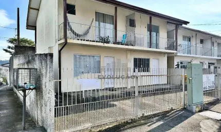 02 Casas com 06 Aptos de 01 Dorms e 01 Apto de 02 Dorms em Serraria - São José/SC