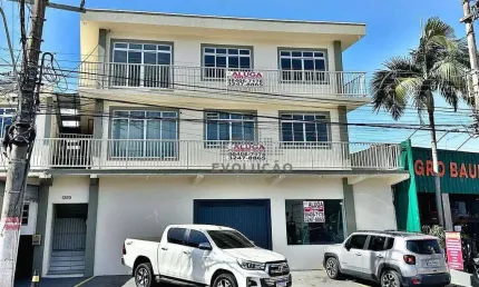 Apartamento com 3 dormitórios para alugar no bairro Roçado - 100m² por R$ 2.650/mês
