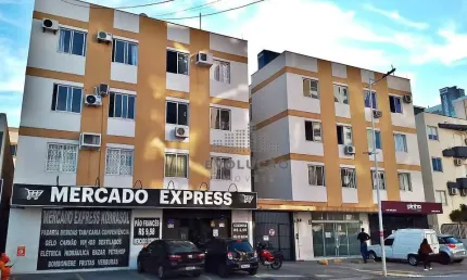Apartamento com 2 dormitórios à venda, 54 m² por R$ 320.000,00 - Kobrasol - São José/SC