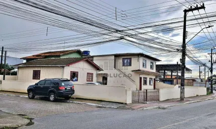 Casa + 04 Aptos, Terreno de Esquina - Barra do Aririú - Palhoça/SC