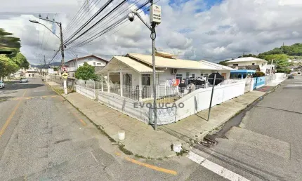 Casa com 4 quartos à venda na Rua Osvaldo Cruz, Forquilhinhas, São José