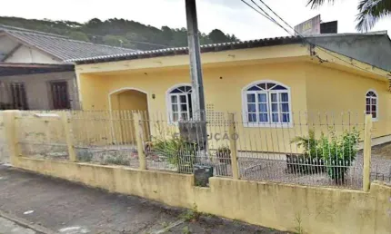 3 Casas com 3 e 2 Quartos com Suítes - Praia Comprida
