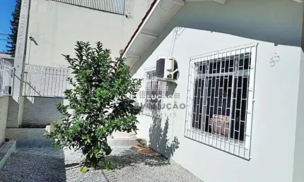 Imóvel com 2 casas e mezanino no Ipiranga - São José