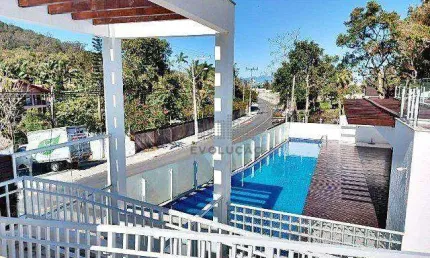 Casa 03 Quartos, 01 Suíte, 02 Vagas - Sambaqui - Santa Catarina