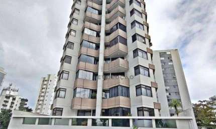 Cobertura com 4 Dormitórios com 03 Suítes - Centro - Florianópolis/SC