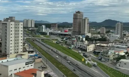 Apartamento com 3 quartos à venda na Rua 137, 280, Meia Praia, Itapema