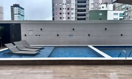 Apartamento com 3 quartos à venda na Rua 246, 334, Meia Praia, Itapema
