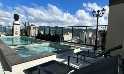 Apartamento com 3 quartos à venda na Rua 220, 405, Meia Praia, Itapema