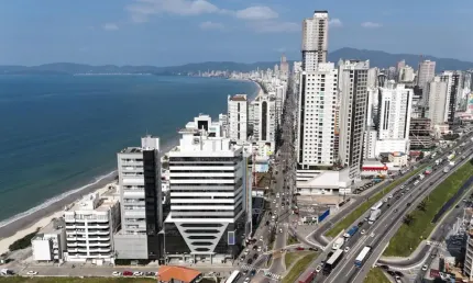 Sala comercial com 1 sala à venda na Avenida Nereu Ramos, 2800, Meia Praia, Itapema