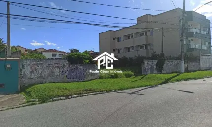 Excelente lote medindo 12x30 total de 360m² , rua asfaltada a poucos metros do centro de Iguaba Grande.  Temos 2 lotes disponíveis.  Cada lote R$200.0