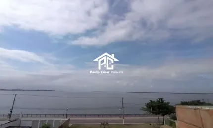 Linda casa de frente para a Lagoa de Araruama toda em fino acabamento. Casas composta de: Linda Sala ampla  e privativa Cozinha com armários planejado