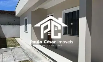 Imperdível! Casa à venda em Araruama-RJ, no bairro Coqueiral: 2 quartos, 1 suíte, 1 sala, 1 banheiro, 1 vaga, 70m².