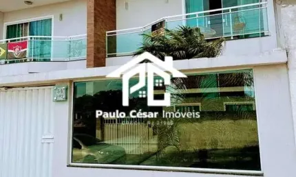 1° Andar - Garagem coberta, Sala ampla, 1 Quarto, Cozinha com armários planejados, Banheiro Social, Quintal com área goumert e Lavabo; 2° Andar - 3 Qu