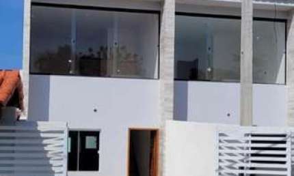 Excelente casa com 02 quartos, sendo 01 suíte, sala, cozinha, banheiro social, área de serviço, garagem, varanda, próxima do Shopping do Cinema, Super