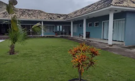 Casa à venda em Araruama-RJ, Pontinha: 2 quartos, 2 suítes, 1 sala, 1 banheiro, 3 vagas, 150m²!