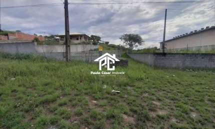 Ótimo Terreno Comercial todo murado e de frente para Rodovia Amaral Peixoto com comércio próximo (Posto de Gasolina, Casa de Material de Construção, S