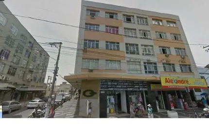 Excelente Apartamento bem amplo com aproximadamente 130m2 , composto por 03 quartos, sala, cozinha, banheiro social, área de serviço, banheiro e quart