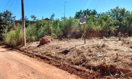Terreno à venda em Araruama-RJ, bairro Outeiro, com 450,00m² de área!