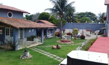 Imperdível oportunidade de investimento: Casa à venda em Araruama-RJ, Praia Seca! 12 quartos, 11 suítes, 2 salas, 14 banheiros, 13 vagas de garagem, 570m² - Pode ser usado como pousada!