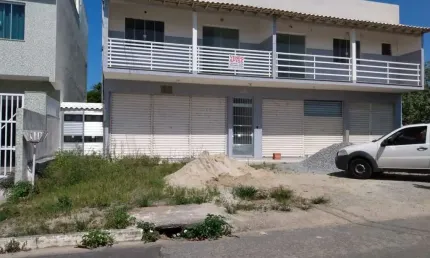 Ótima loja medindo 30m², com banheiro, em rua asfaltada, local tranqüilo e de fácil acesso! Aceita financiamento.