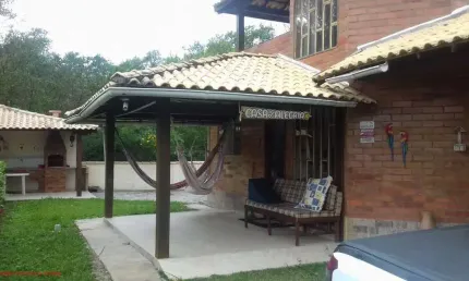 Ótima casa a 150m do mar e a 50m da lagos em Praia Seca, composta por: 03 quartos, sendo 01 suíte, 02 banheiros, sala, cozinha