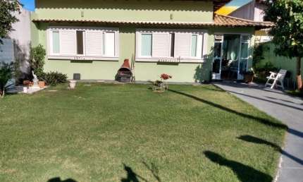 Ótima casa com 03 quartos, sendo 03 suíte, 01 com closet e banheira de hidromassagem