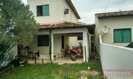 Excelente casa com 3 quartos sendo 1 suite ótima localização ao lado do centro
