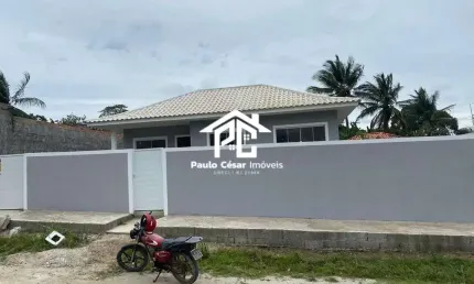 Casa composta com 2 quartos sendo 1 suíte, sala ampla, banheiro social e um ótimo quintal. casa em de acabamento , terreno com total de 450m² .