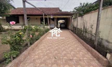 Ótima casa composta por Sala ampla, Cozinha ampla, Banheiro social, 3 quartos sendo um suíte e mais um Banheiro externo, Área gourmet com churrasqueir