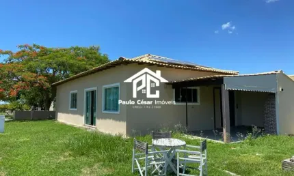 Excelente Casa com 03 Quartos sendo 02 suítes com espaço para fazer closet.  ótima sala em 2 ambientes com rack embutido na parede com iluminação espe