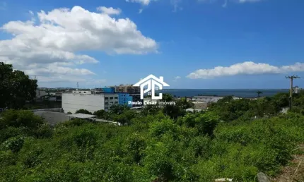 Lote no Centro de Araruama com total de 206,95m² medindo 15,33 de frente e 13,50 nas laterais.  Bem localizado o lote tem uma vista parcial para Lagoa