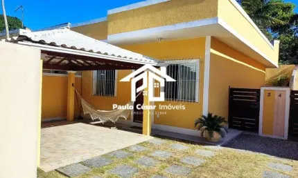 Ótima casa com 2 quartos, sala, cozinha, banheiro, área de serviço, área  gourmet e garagem coberta.