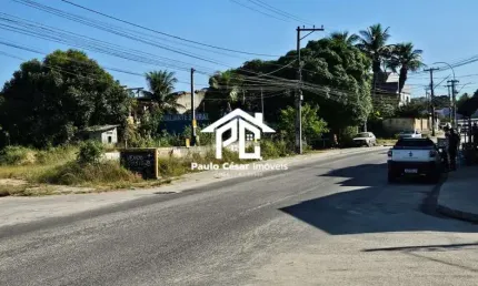 Vendo 02  Terrenos de esquina com área total de 1.110m2 de frente para Avenida Gladstone de Oliveira,  próximo a policlínica,  posto de gasolina,  com