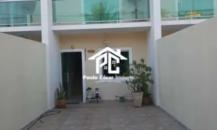 Imperdível! Casa à venda em Araruama-RJ, Vila Capri: 2 quartos, 1 suíte, 1 sala, 2 banheiros, 2 vagas de garagem, 101,94 m².